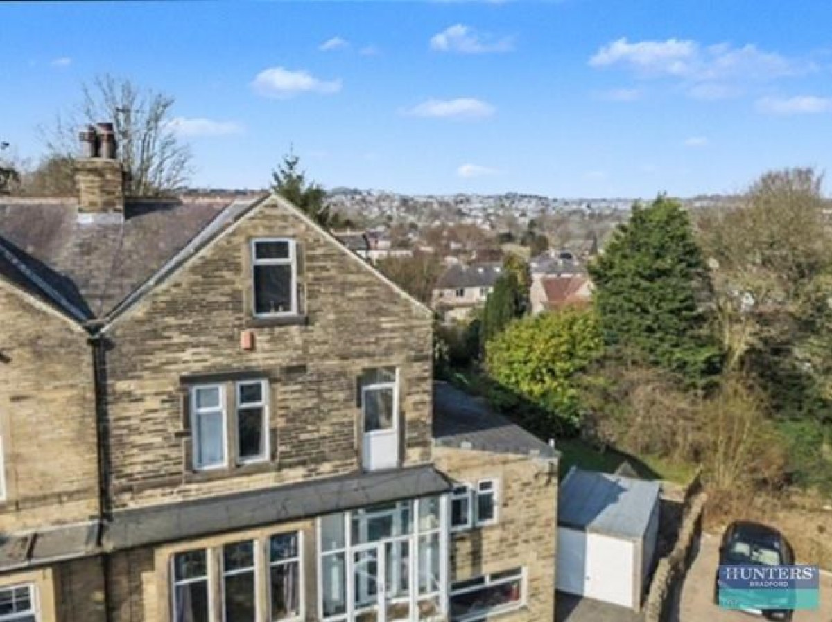 Toller Drive Bradford, BD9 5NU