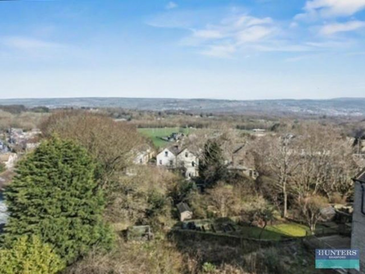 Toller Drive Bradford, BD9 5NU