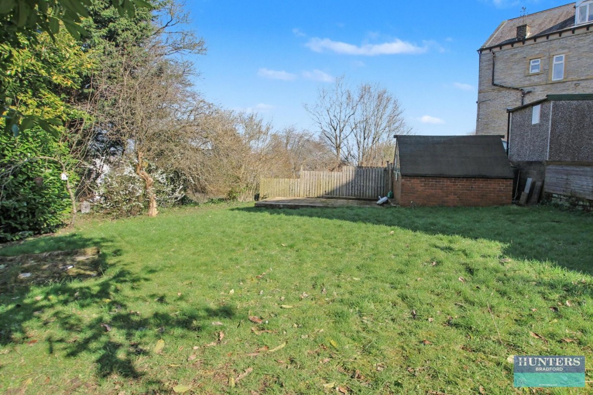 Toller Drive Bradford, BD9 5NU