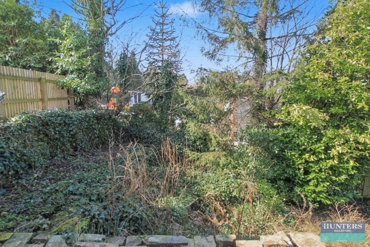 Toller Drive Bradford, BD9 5NU