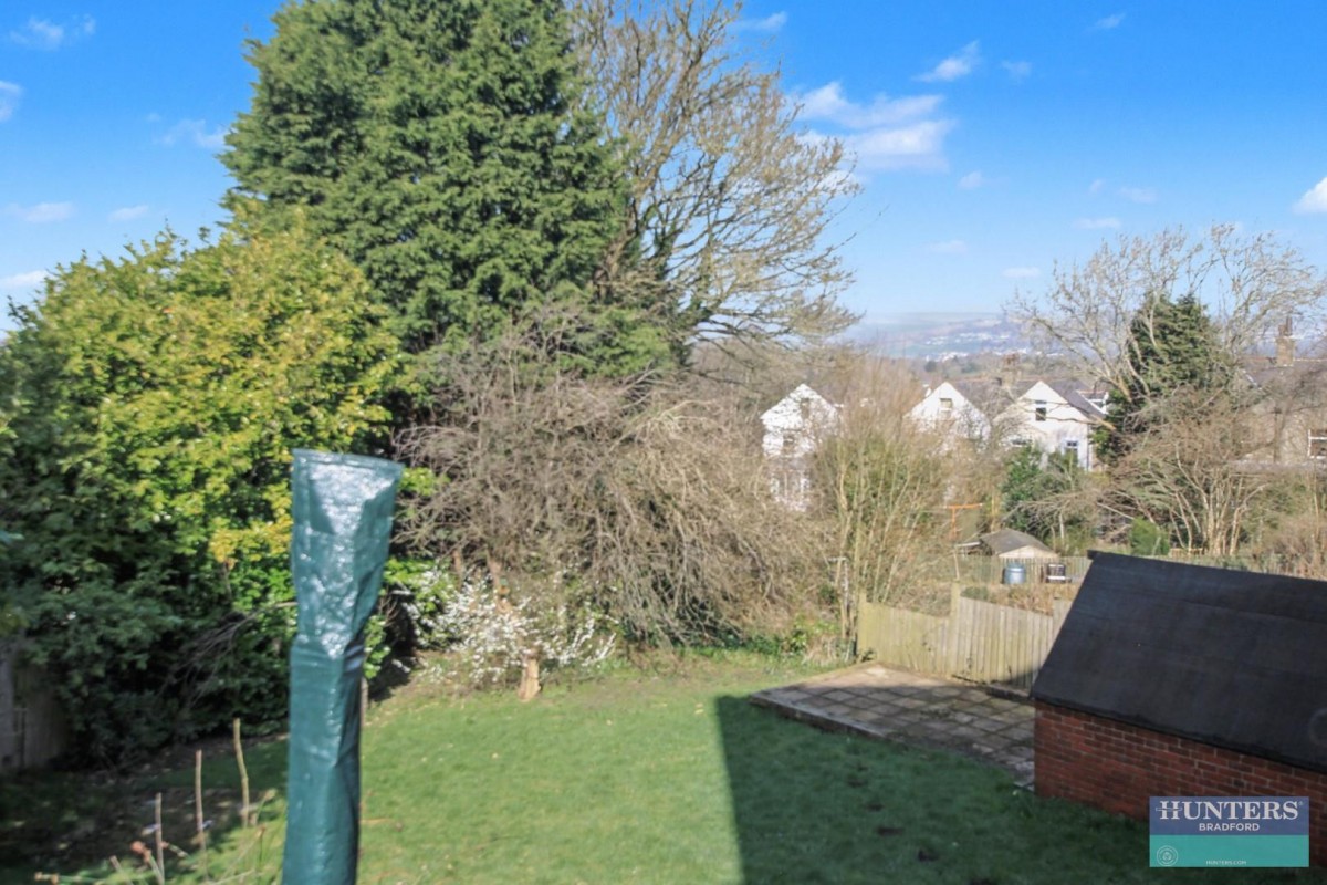 Toller Drive Bradford, BD9 5NU