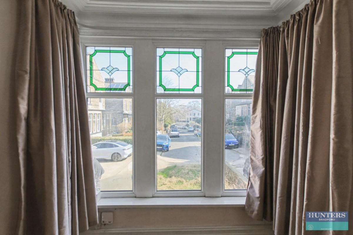 Toller Drive Bradford, BD9 5NU