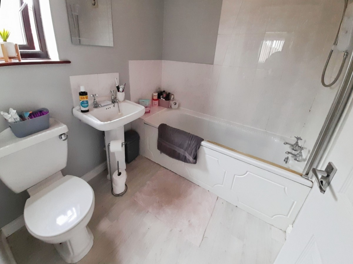 The Pines, Gainsborough