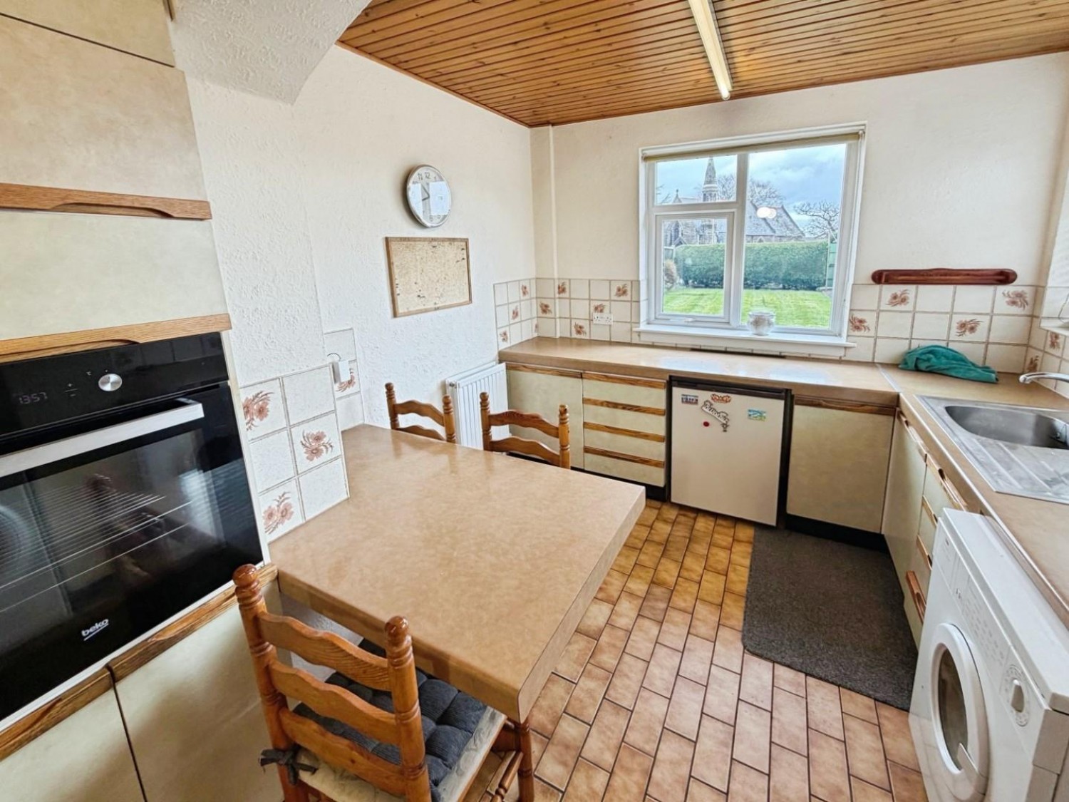 Adam Avenue, Great Sutton