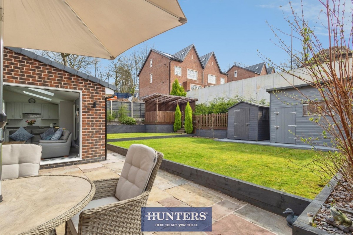 Early Bank, Stalybridge