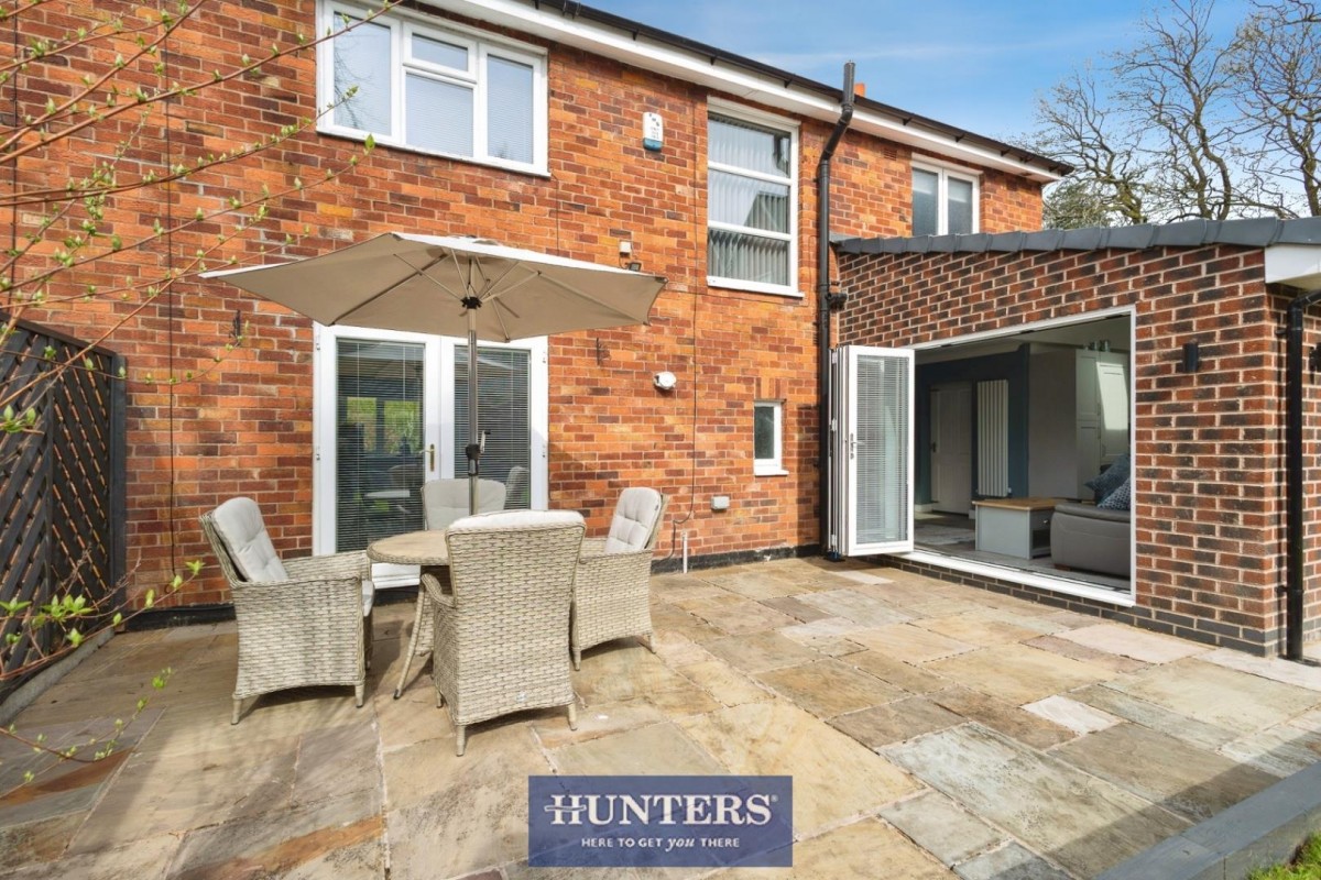 Early Bank, Stalybridge