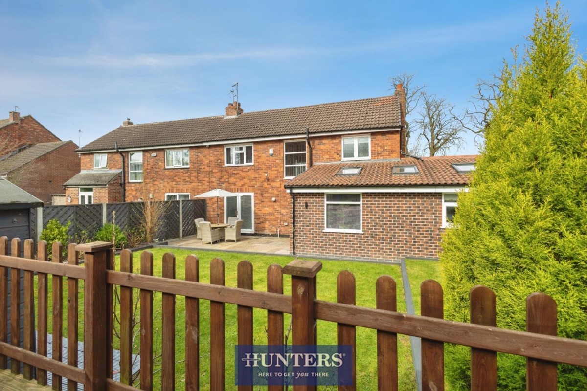 Early Bank, Stalybridge