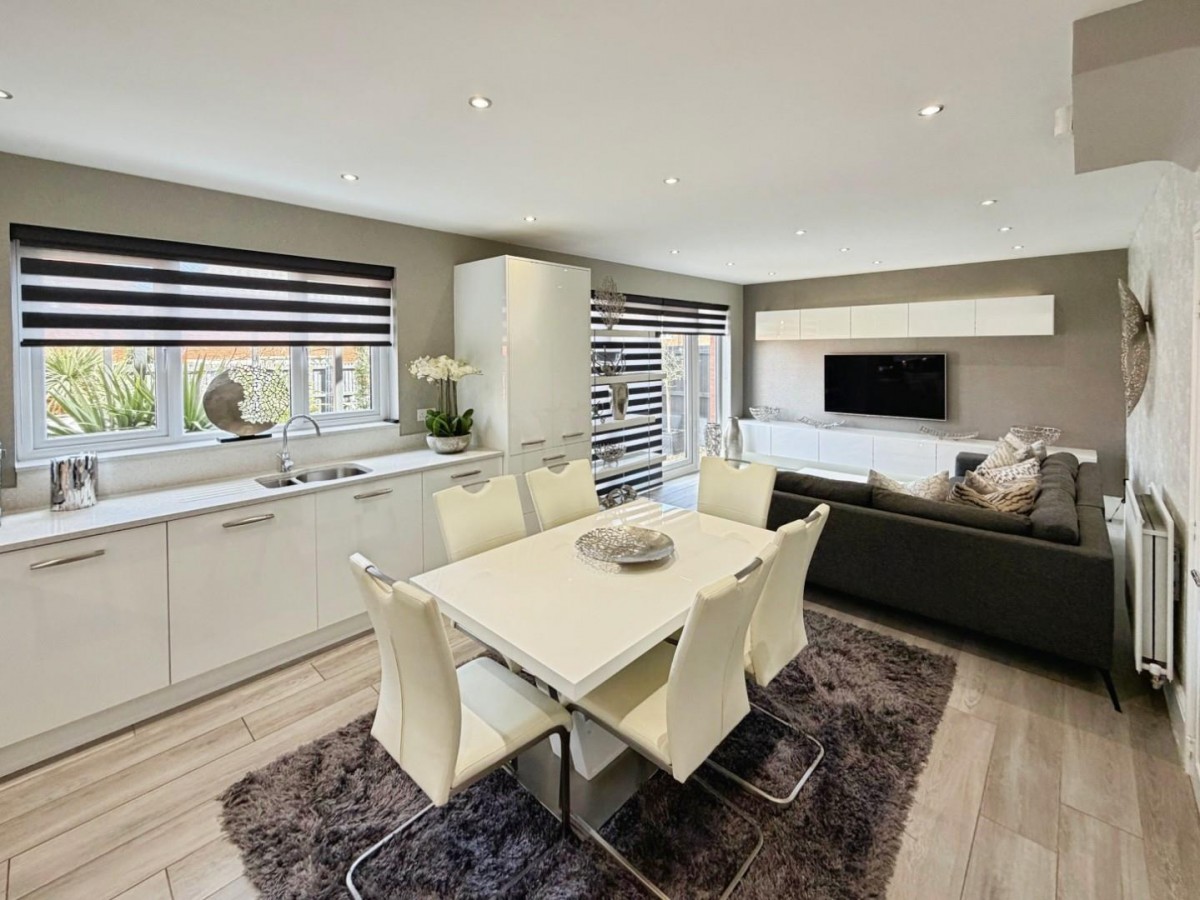 Leamington Road, Little Sutton