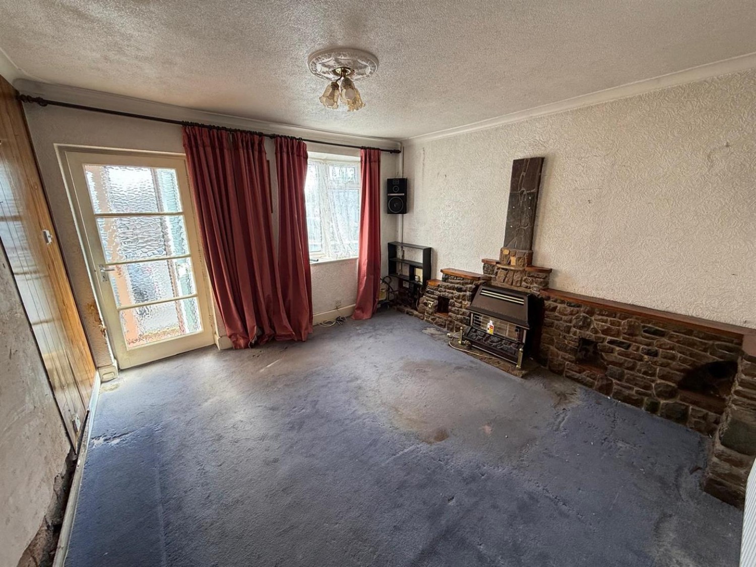 High Street, Wollaston, Stourbridge, DY8 4NY