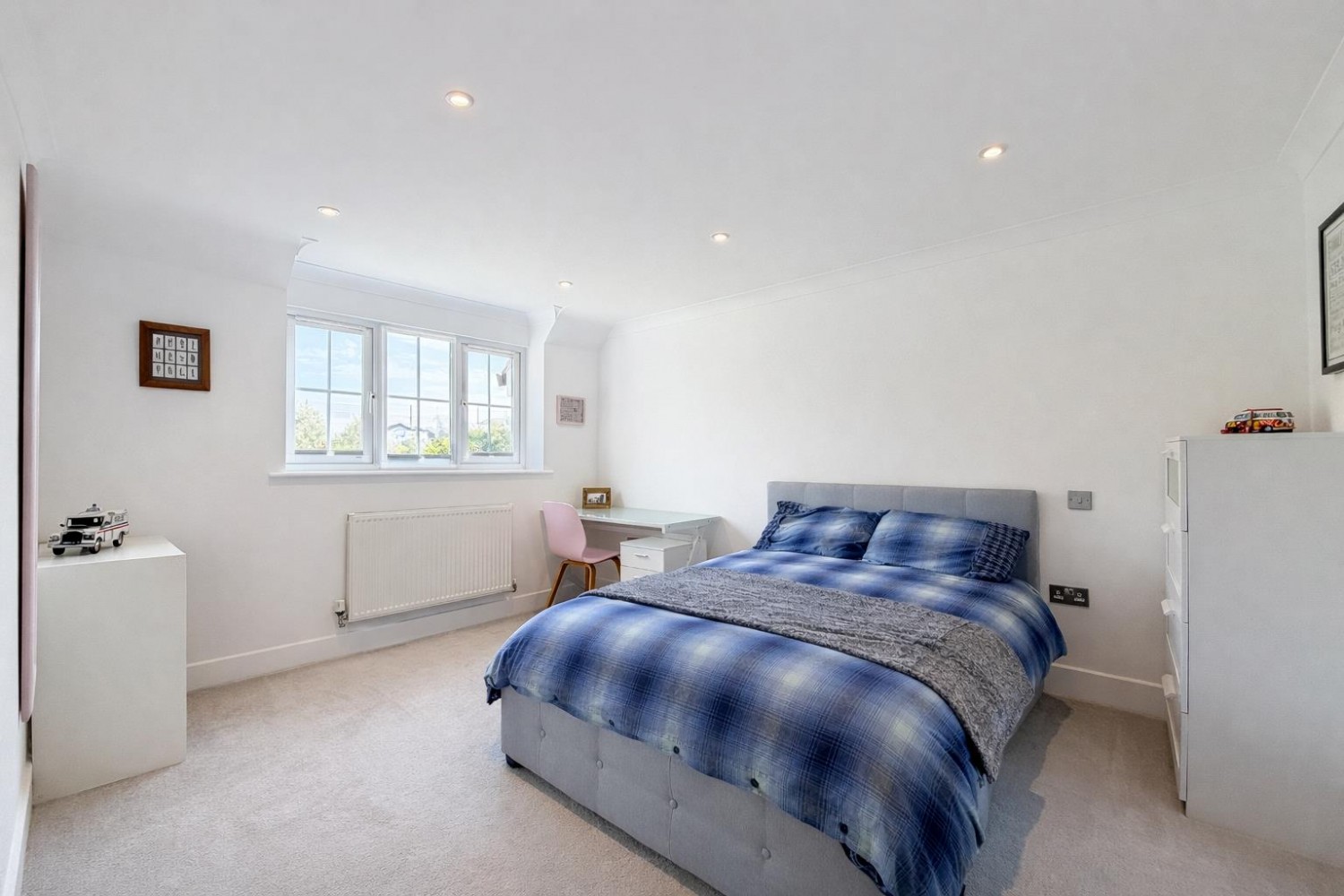 Warren Lane, Ashford