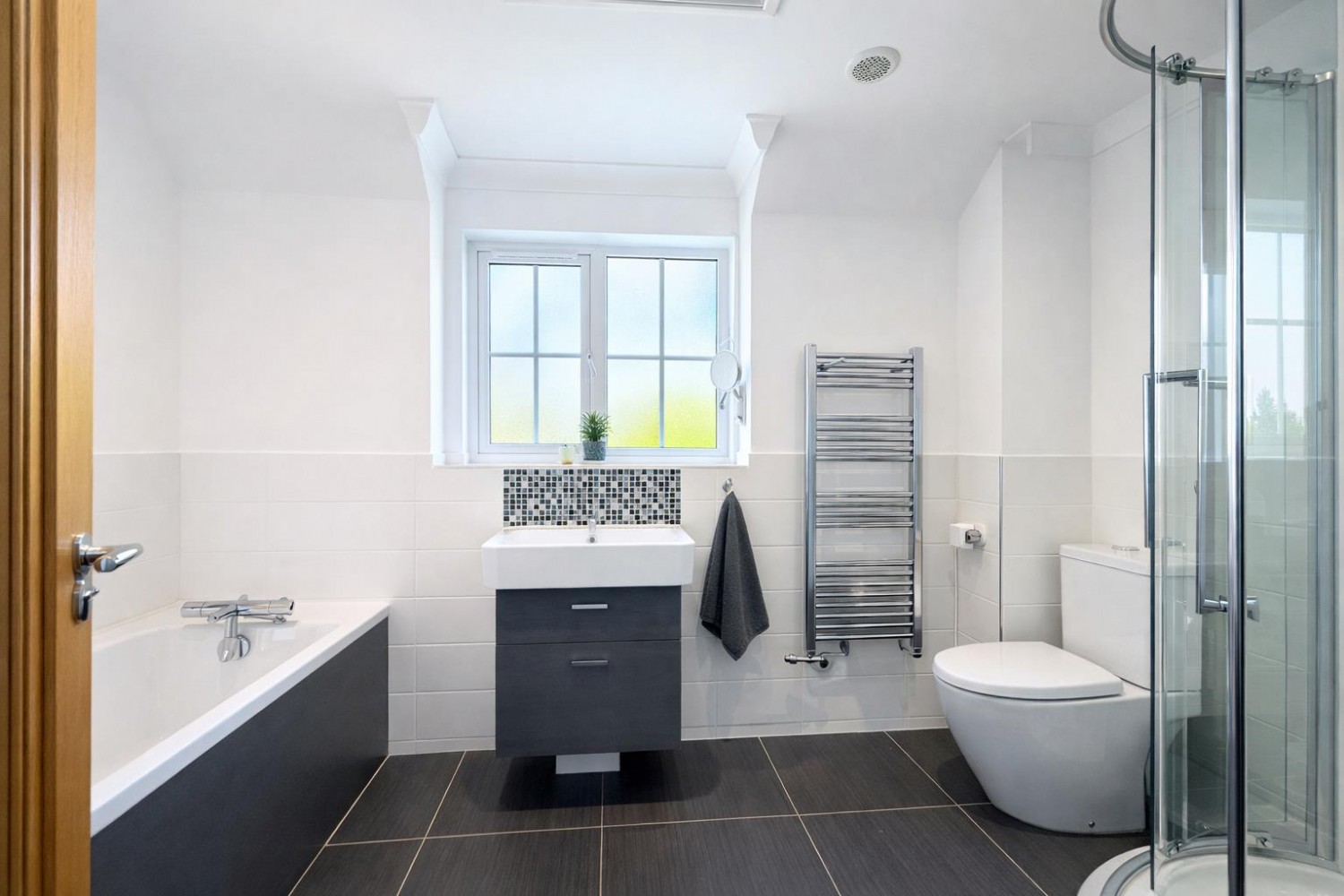 Warren Lane, Ashford