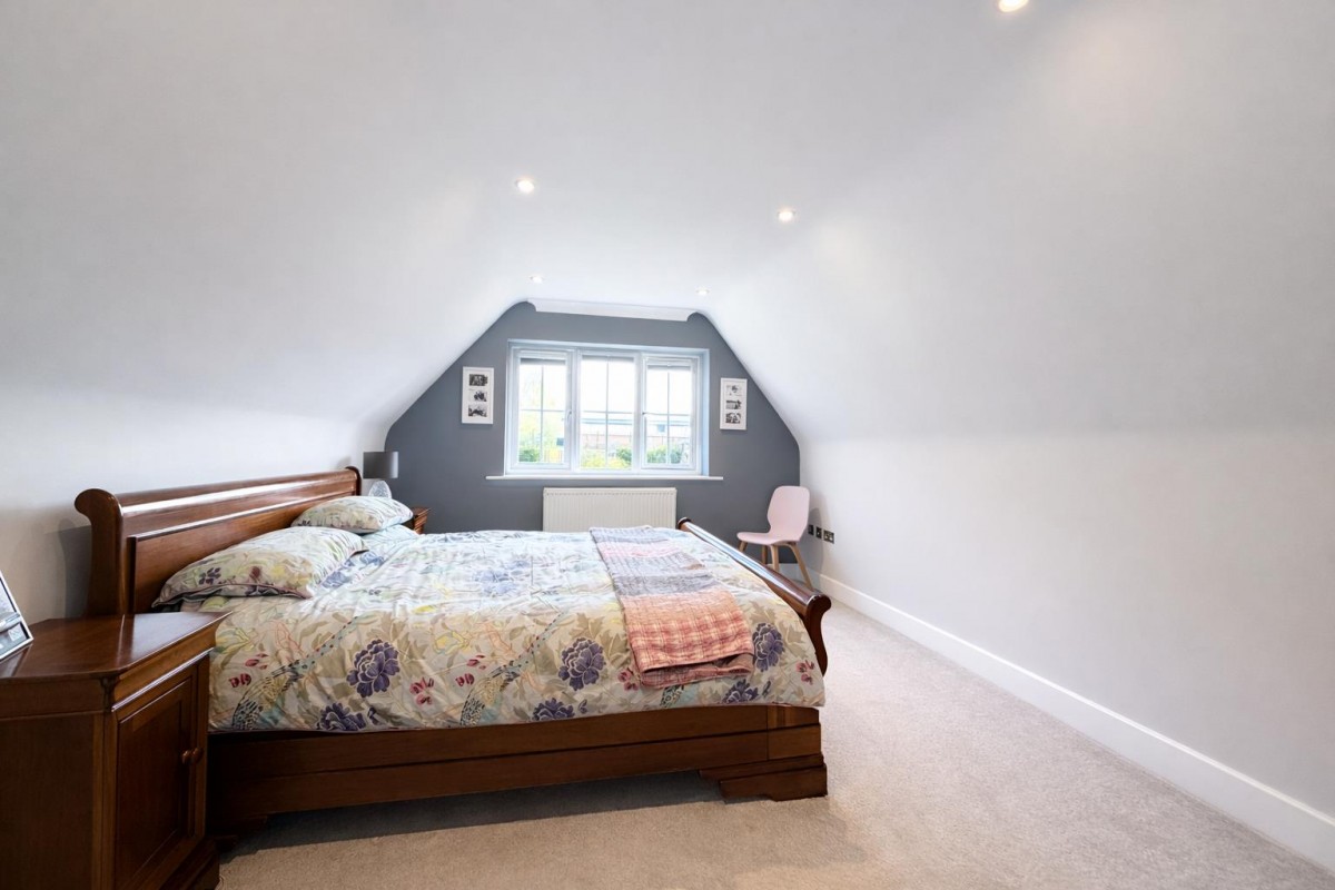 Warren Lane, Ashford