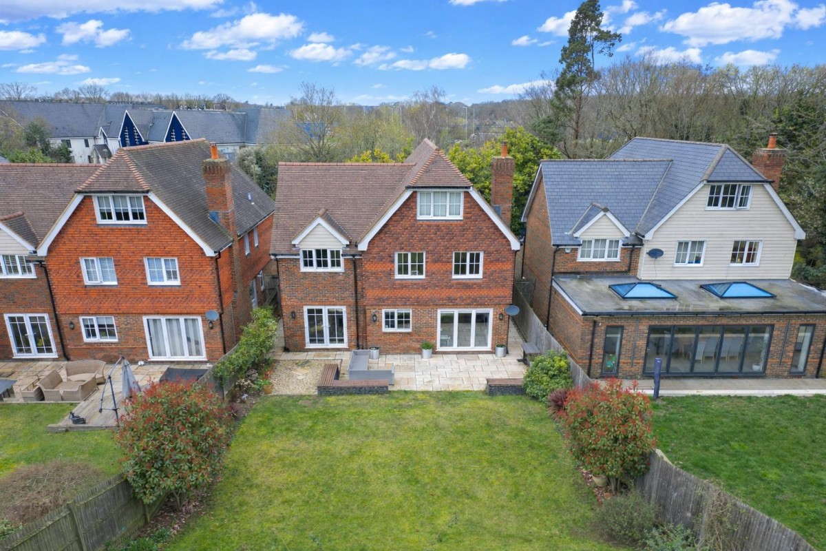 Warren Lane, Ashford