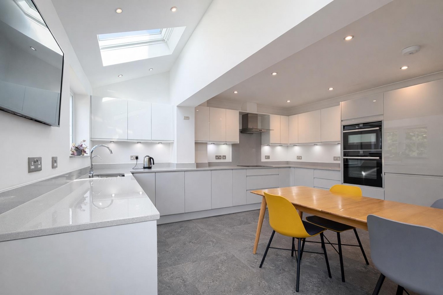 Warren Lane, Ashford