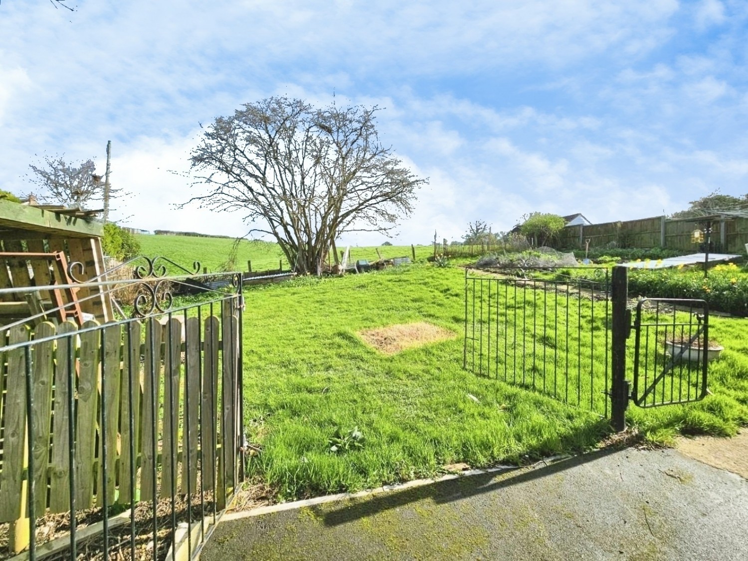 Hopton Road, Cam, Dursley, GL11 5NZ