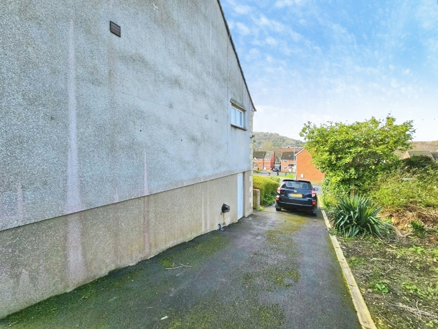 Hopton Road, Cam, Dursley, GL11 5NZ