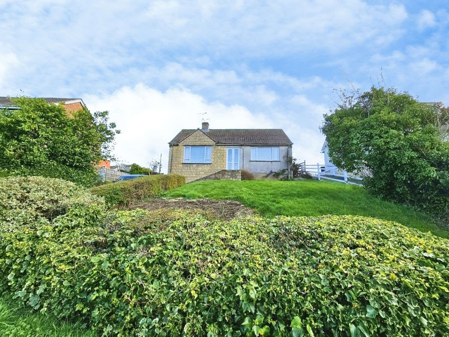 Hopton Road, Cam, Dursley, GL11 5NZ