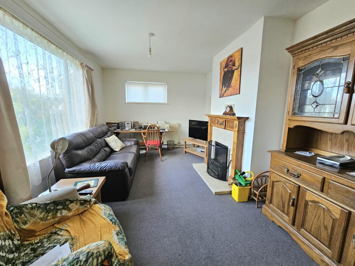 Hopton Road, Cam, Dursley, GL11 5NZ