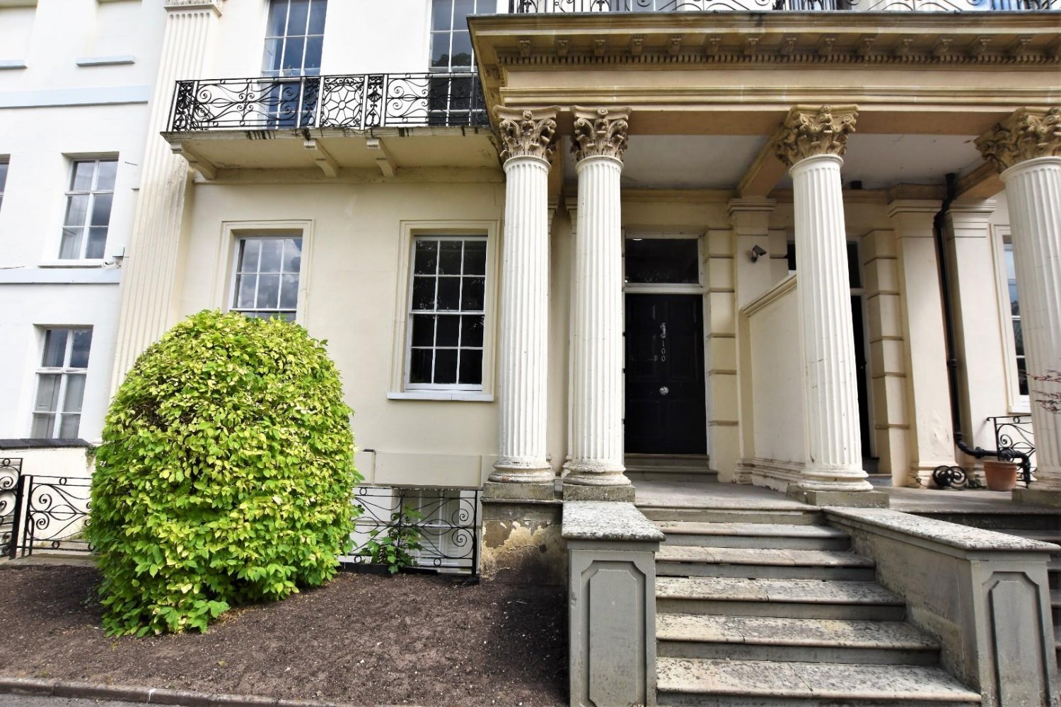 Bath Road, Cheltenham