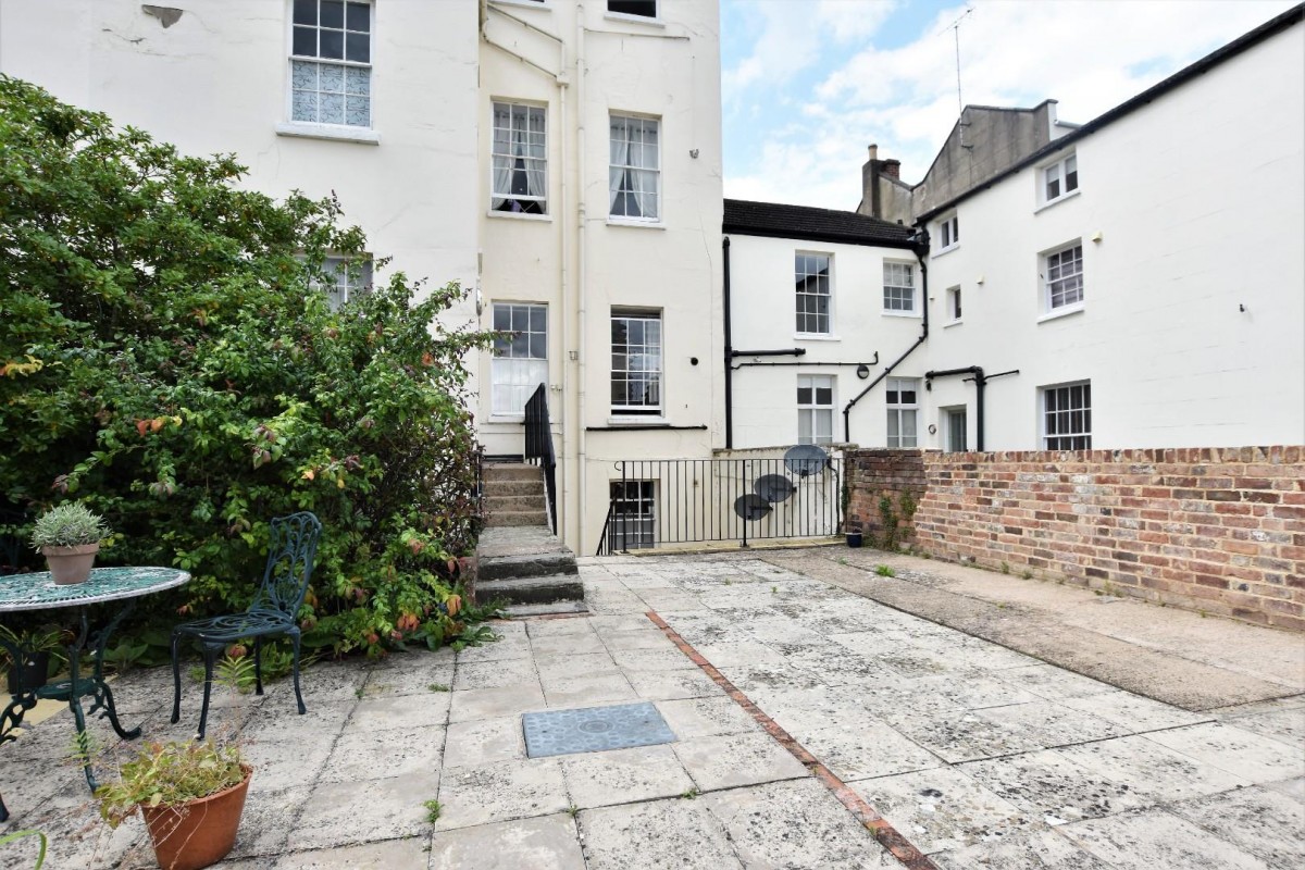 Bath Road, Cheltenham