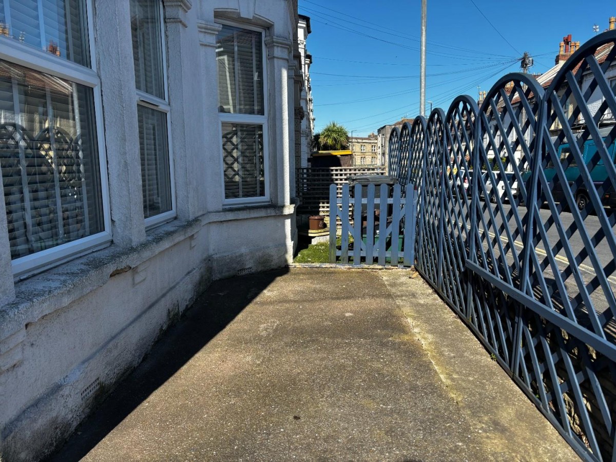 Lansdown Road, Easton, Bristol BS5 0PB