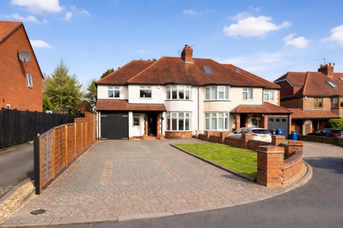 Hanbury Hill, Stourbridge, DY8 1BE