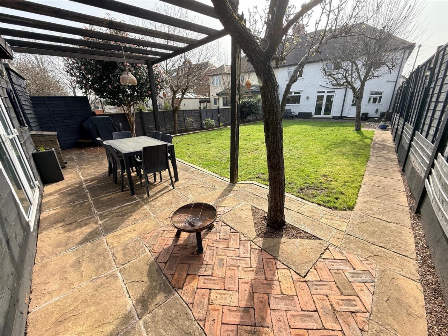 Hanbury Hill, Stourbridge, DY8 1BE