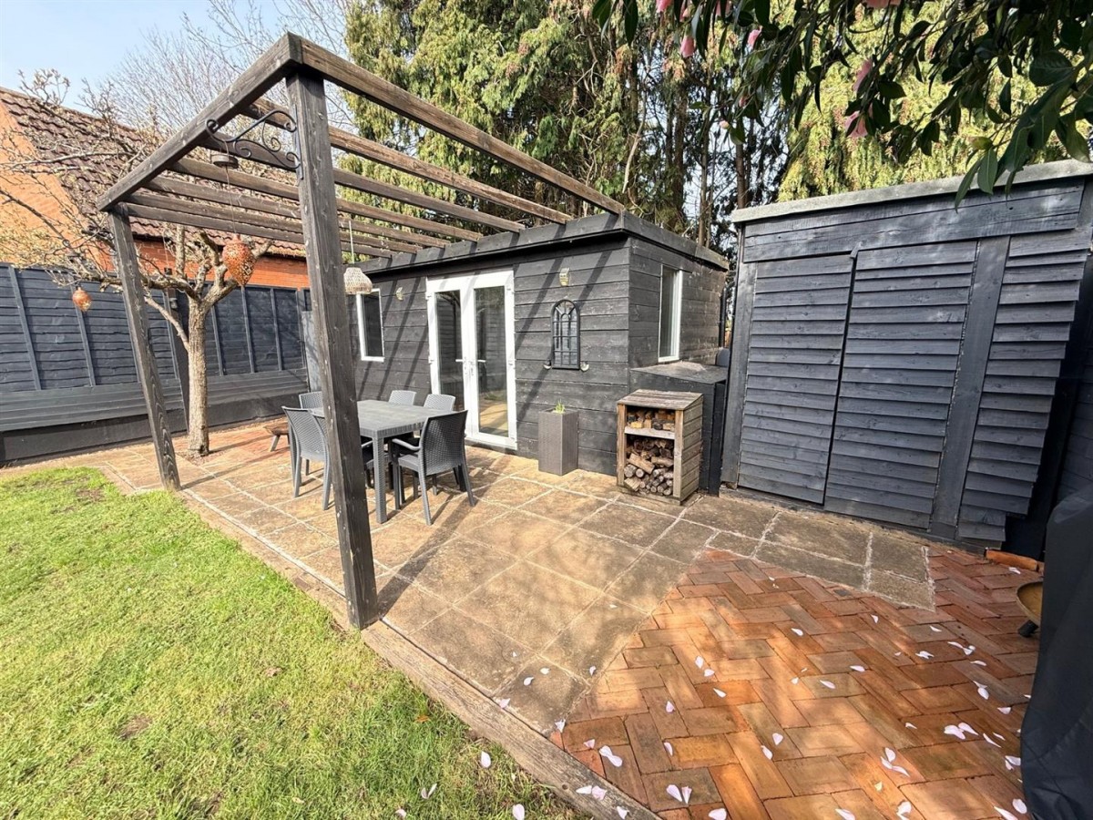 Hanbury Hill, Stourbridge, DY8 1BE