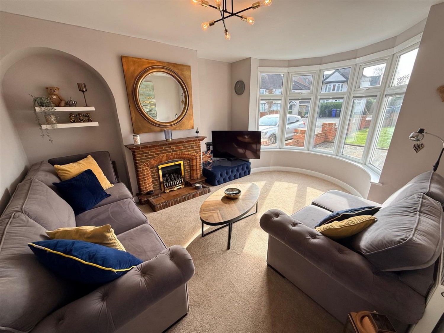 Hanbury Hill, Stourbridge, DY8 1BE