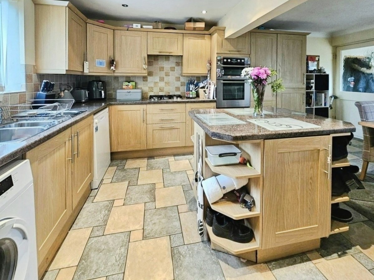 Rangers Avenue, Dursley