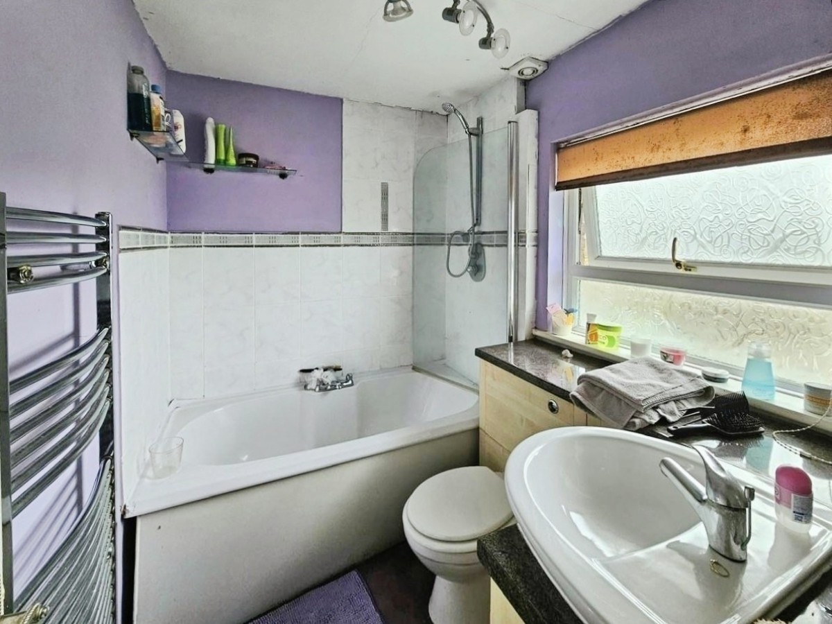 Rangers Avenue, Dursley