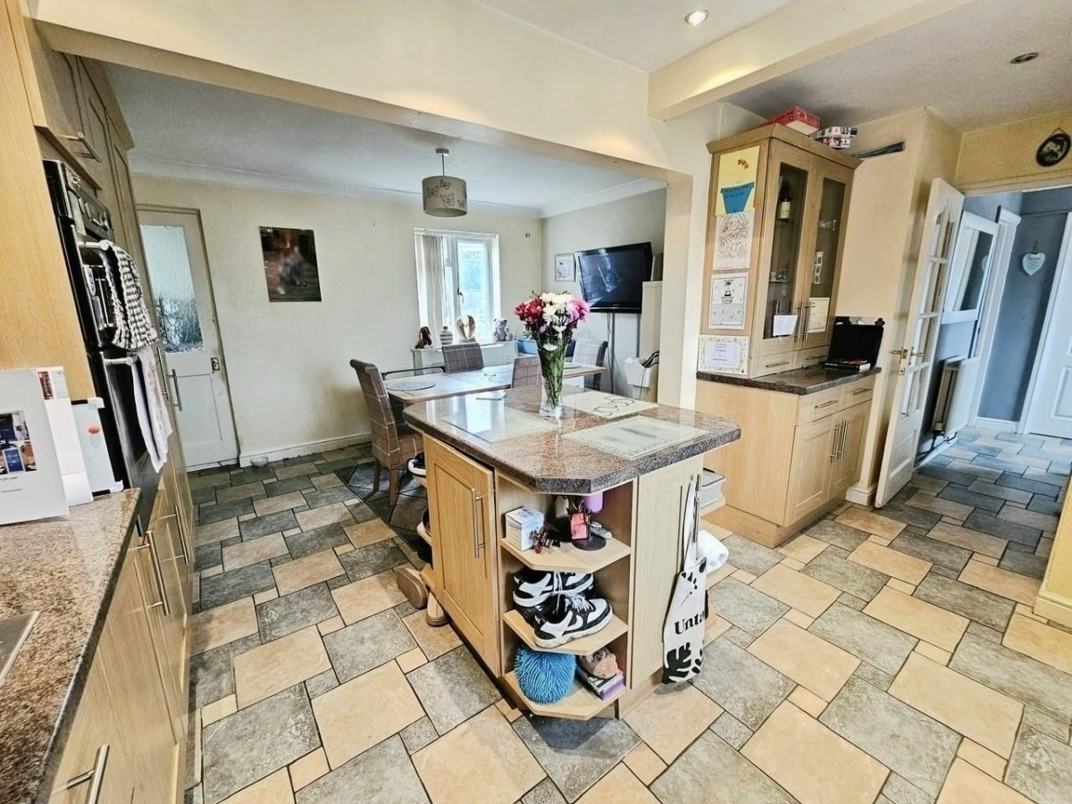 Rangers Avenue, Dursley