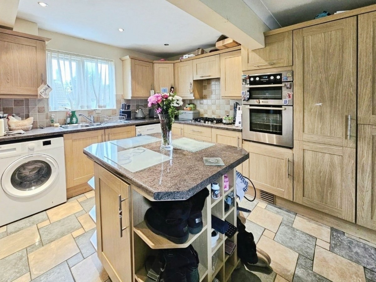 Rangers Avenue, Dursley