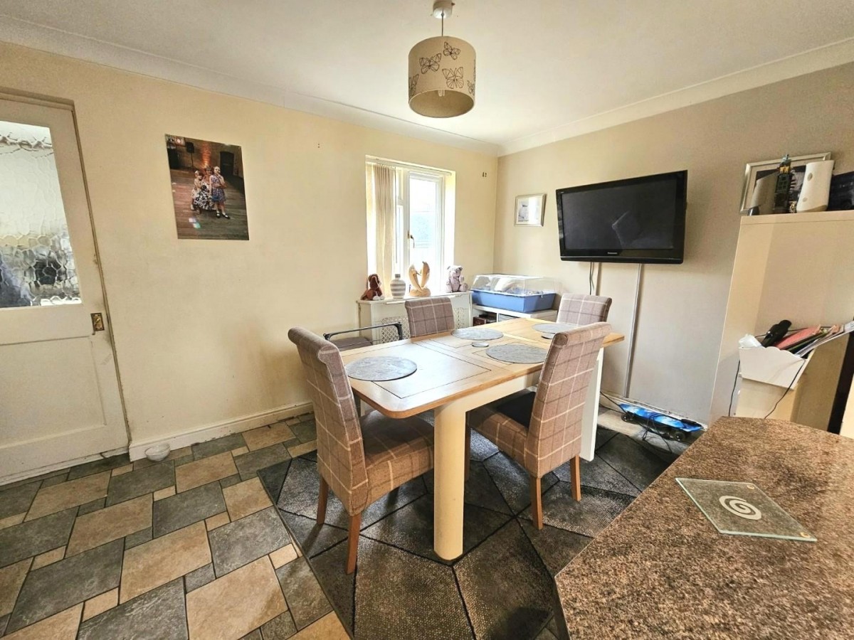 Rangers Avenue, Dursley