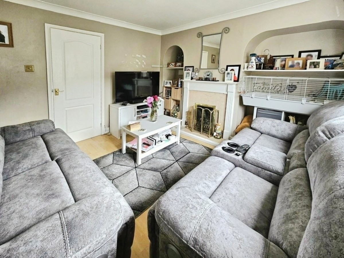 Rangers Avenue, Dursley