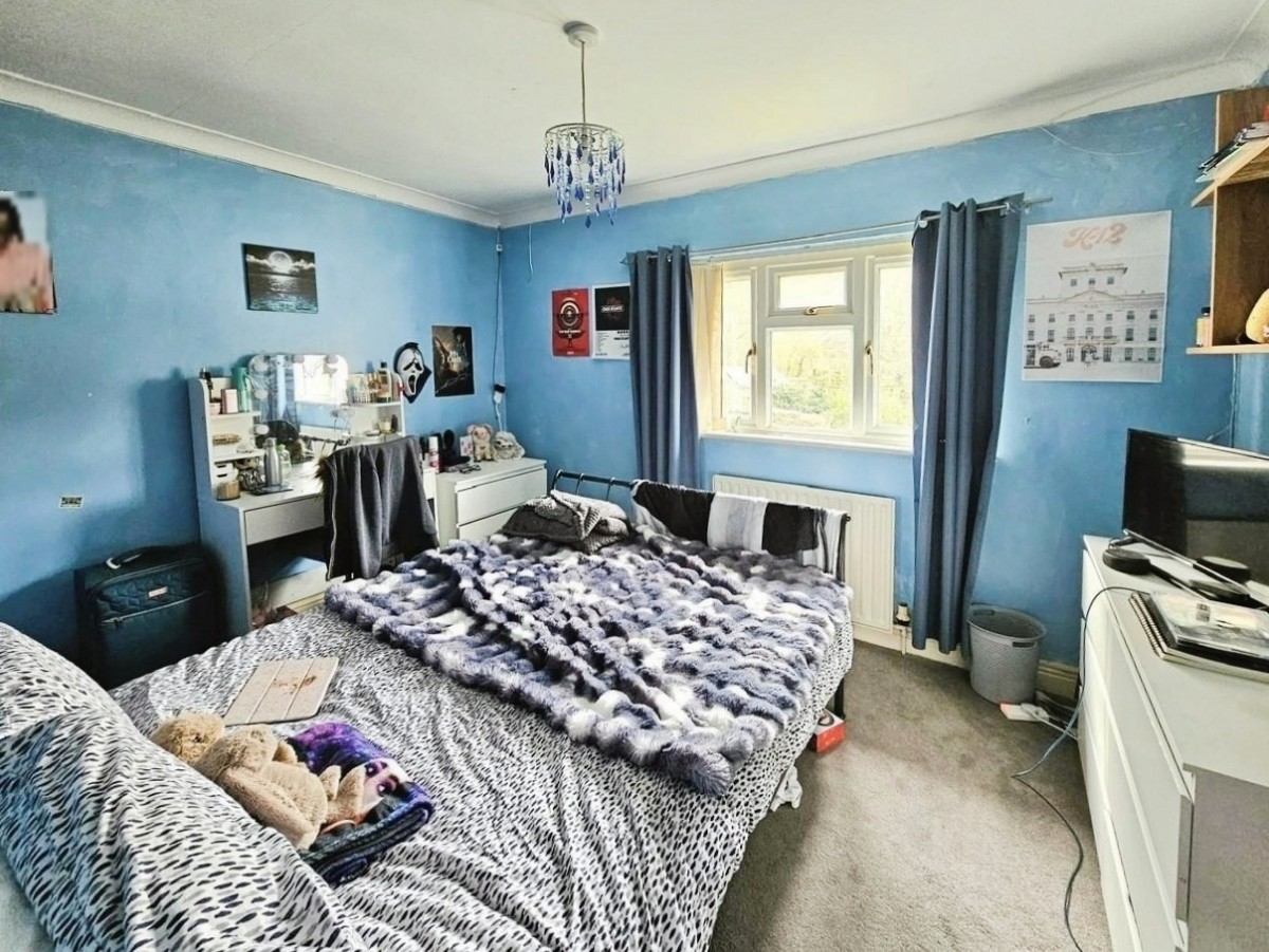 Rangers Avenue, Dursley