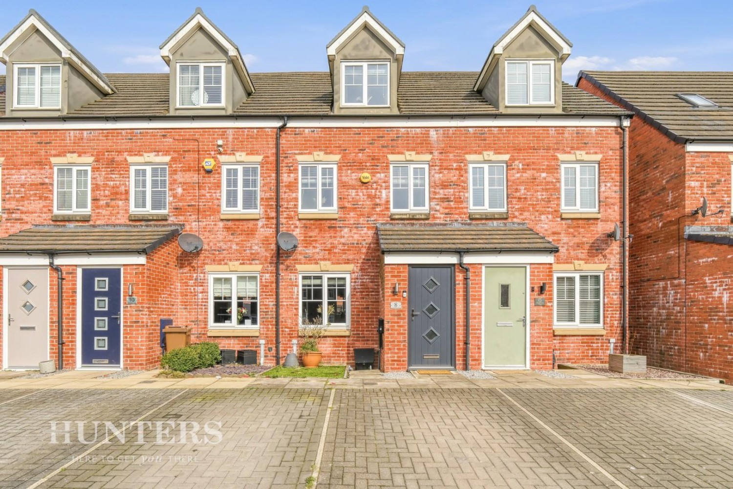 3 bedroom House for sale in Wayfarers Way, Wardle, OL12 9EQ