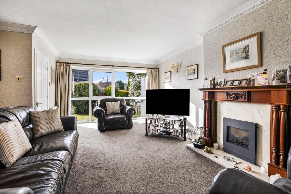 Rosamond Drive, Sheffield, S17 4LW