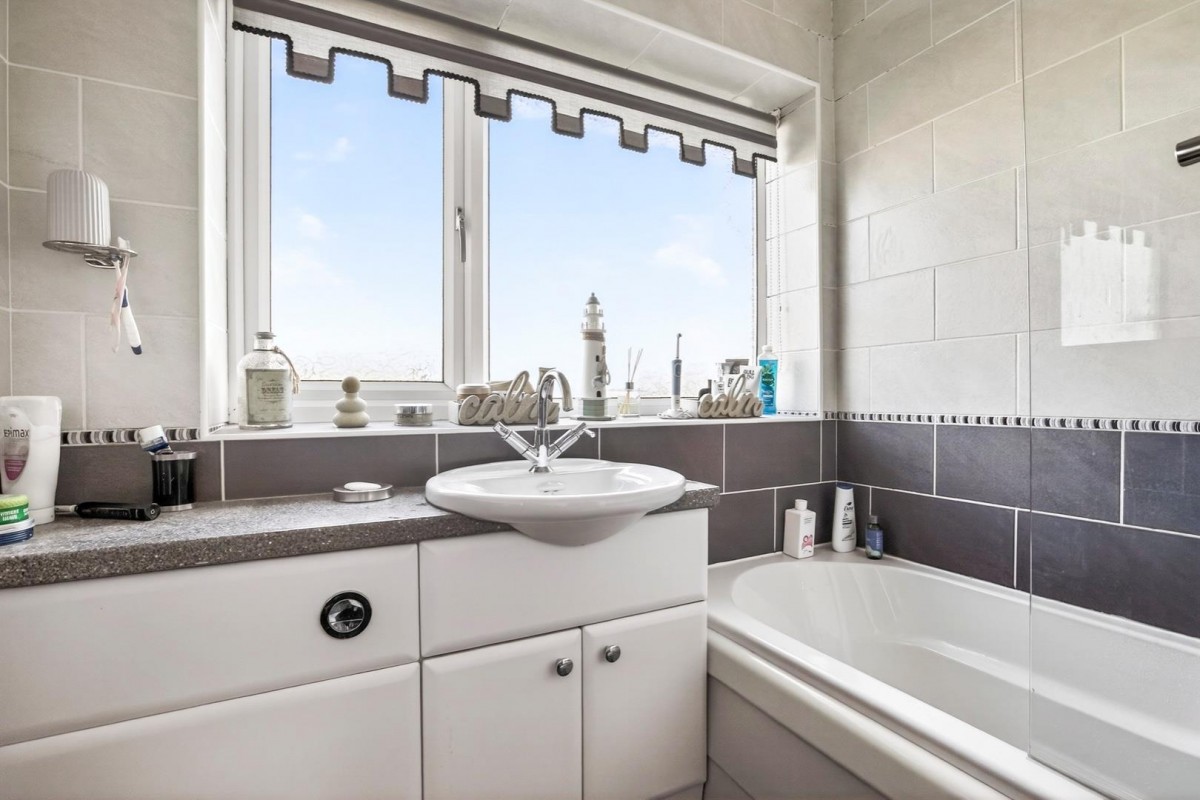 Rosamond Drive, Sheffield, S17 4LW