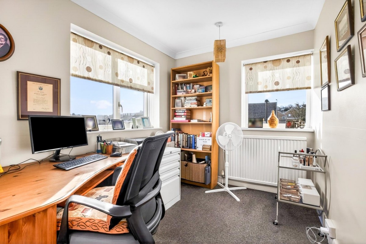 Rosamond Drive, Sheffield, S17 4LW