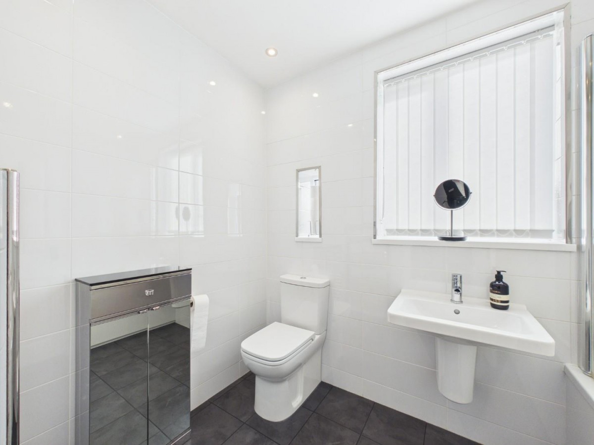 Leeds Road, Thackley, Bradford