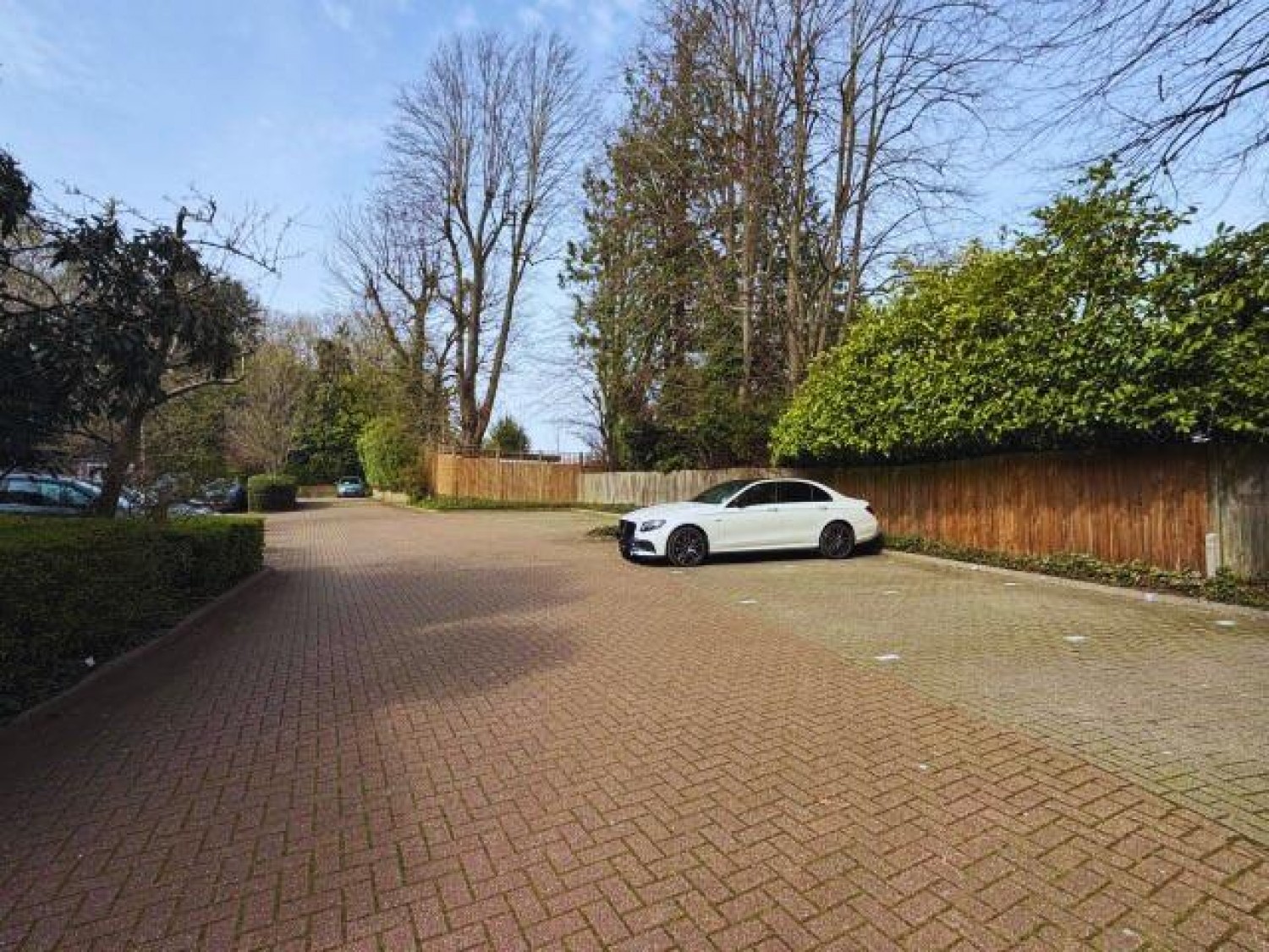 Uxbridge Road, Hatch End