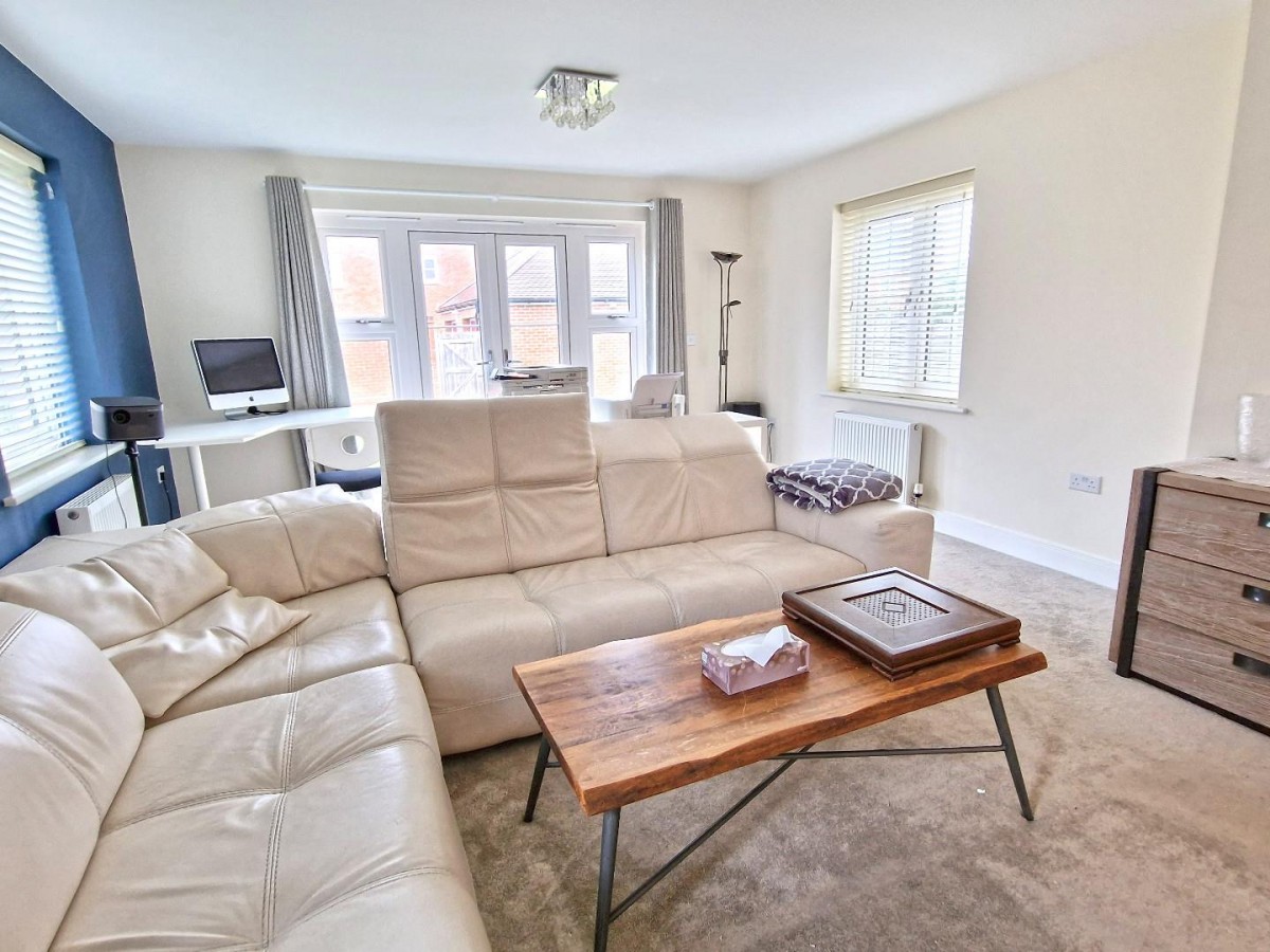 Whitelands Way, Bicester