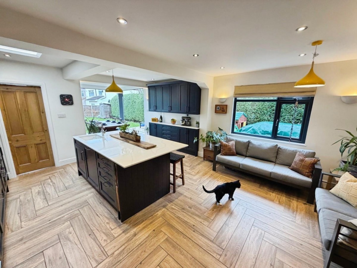 Station Road, Little Sutton