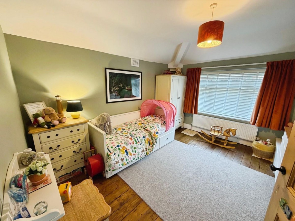 Station Road, Little Sutton