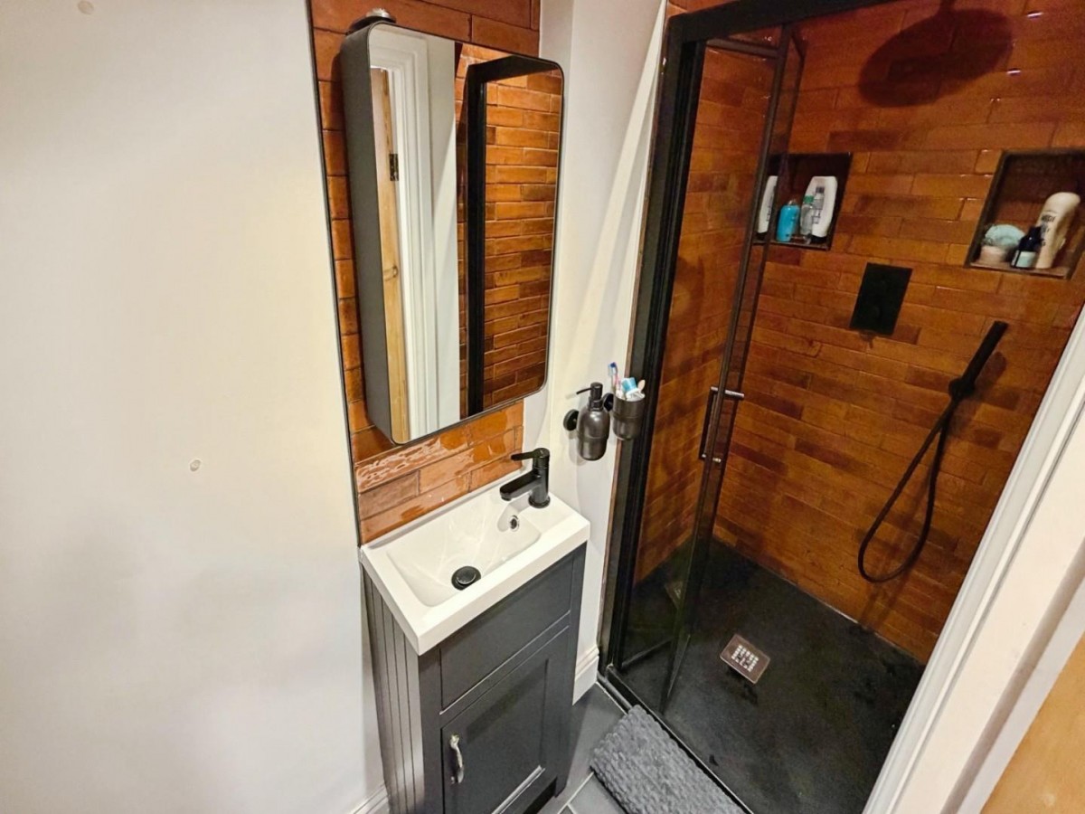 Station Road, Little Sutton