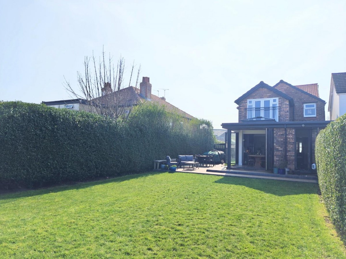 Station Road, Little Sutton