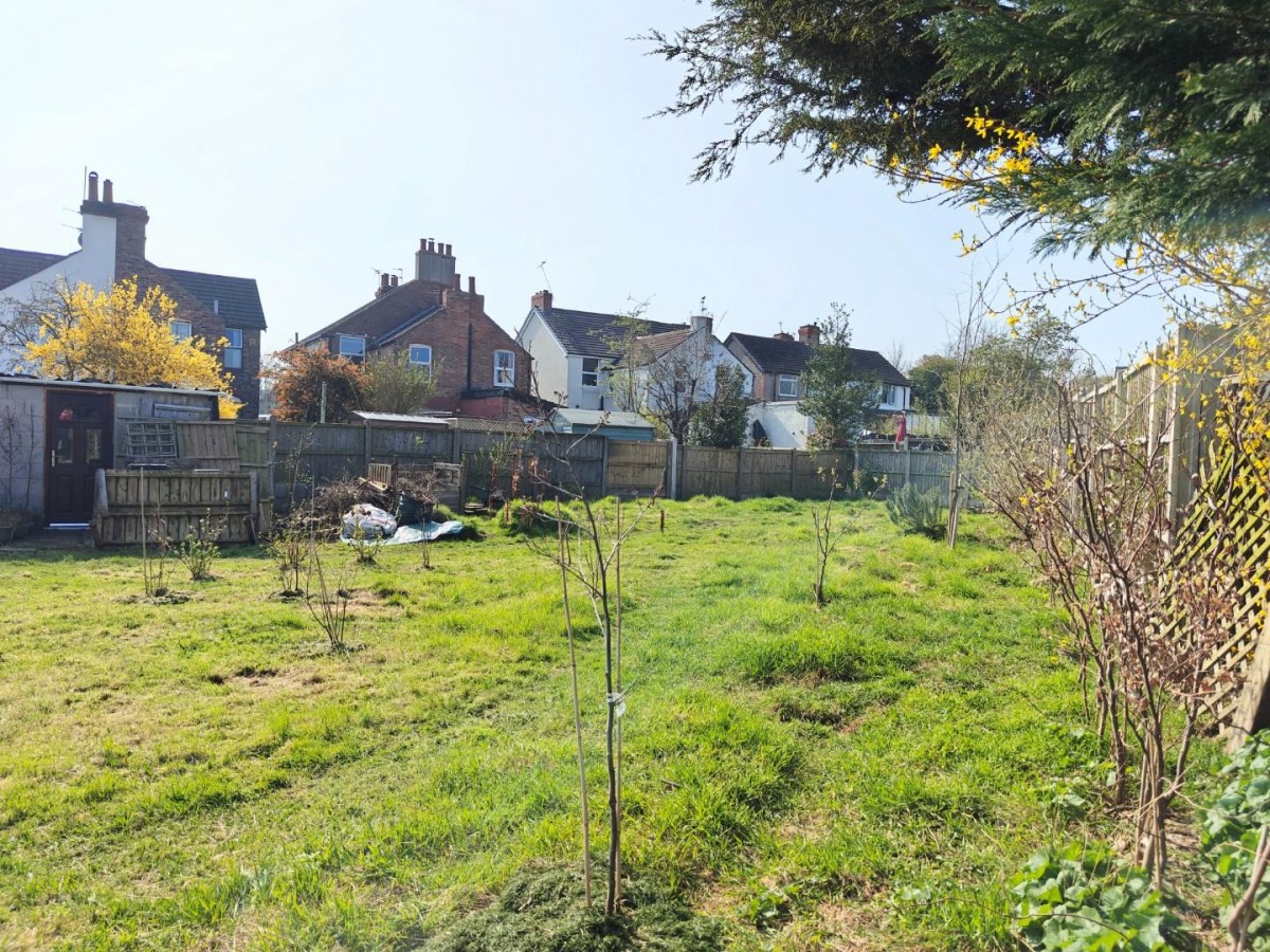 Station Road, Little Sutton