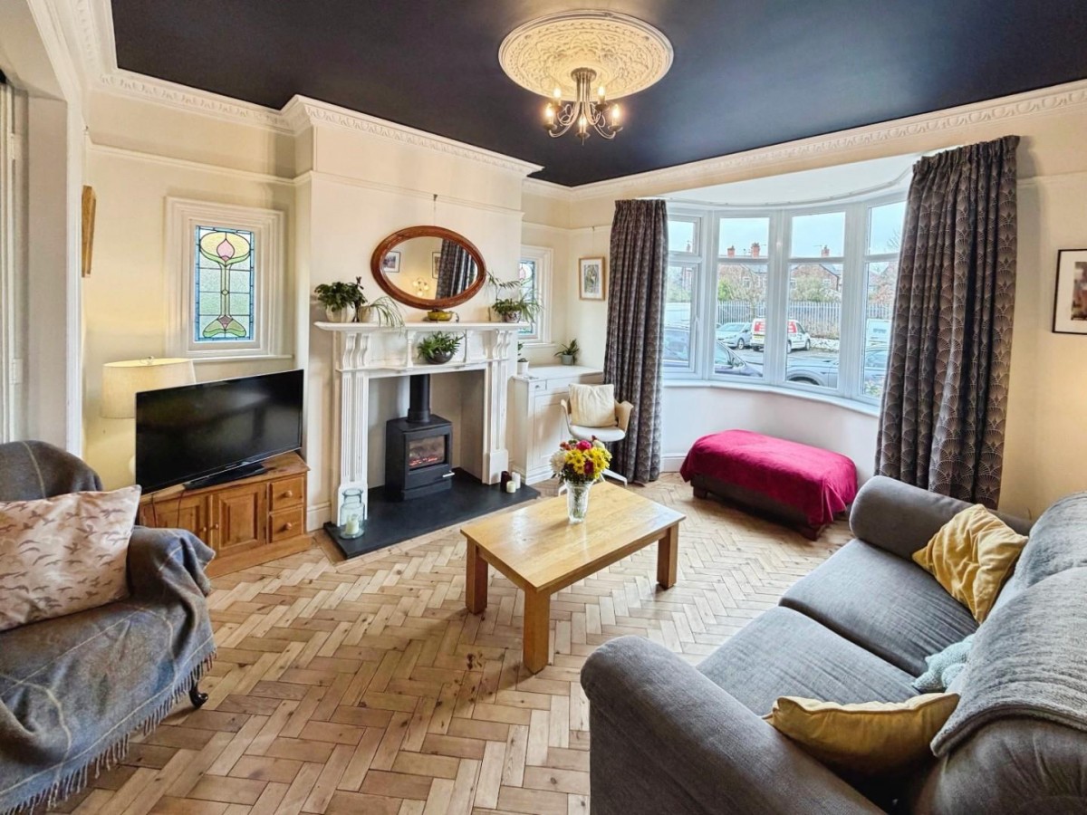 Station Road, Little Sutton