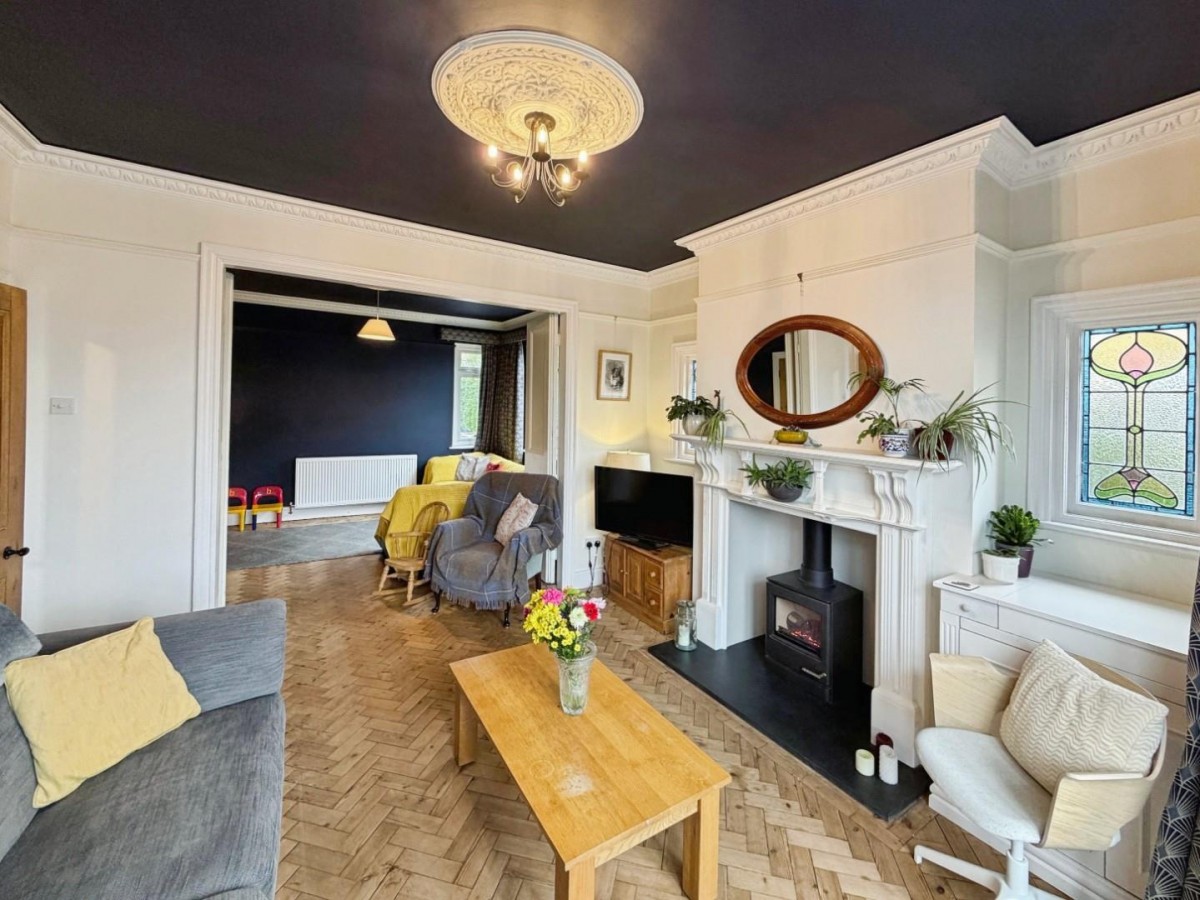 Station Road, Little Sutton